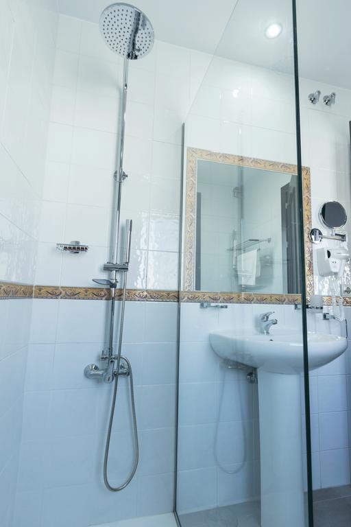 Hostal El Yunque Кониль-де-ла-Фронтера Номер фото
