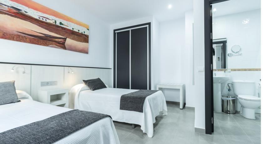 Hostal El Yunque Кониль-де-ла-Фронтера Номер фото
